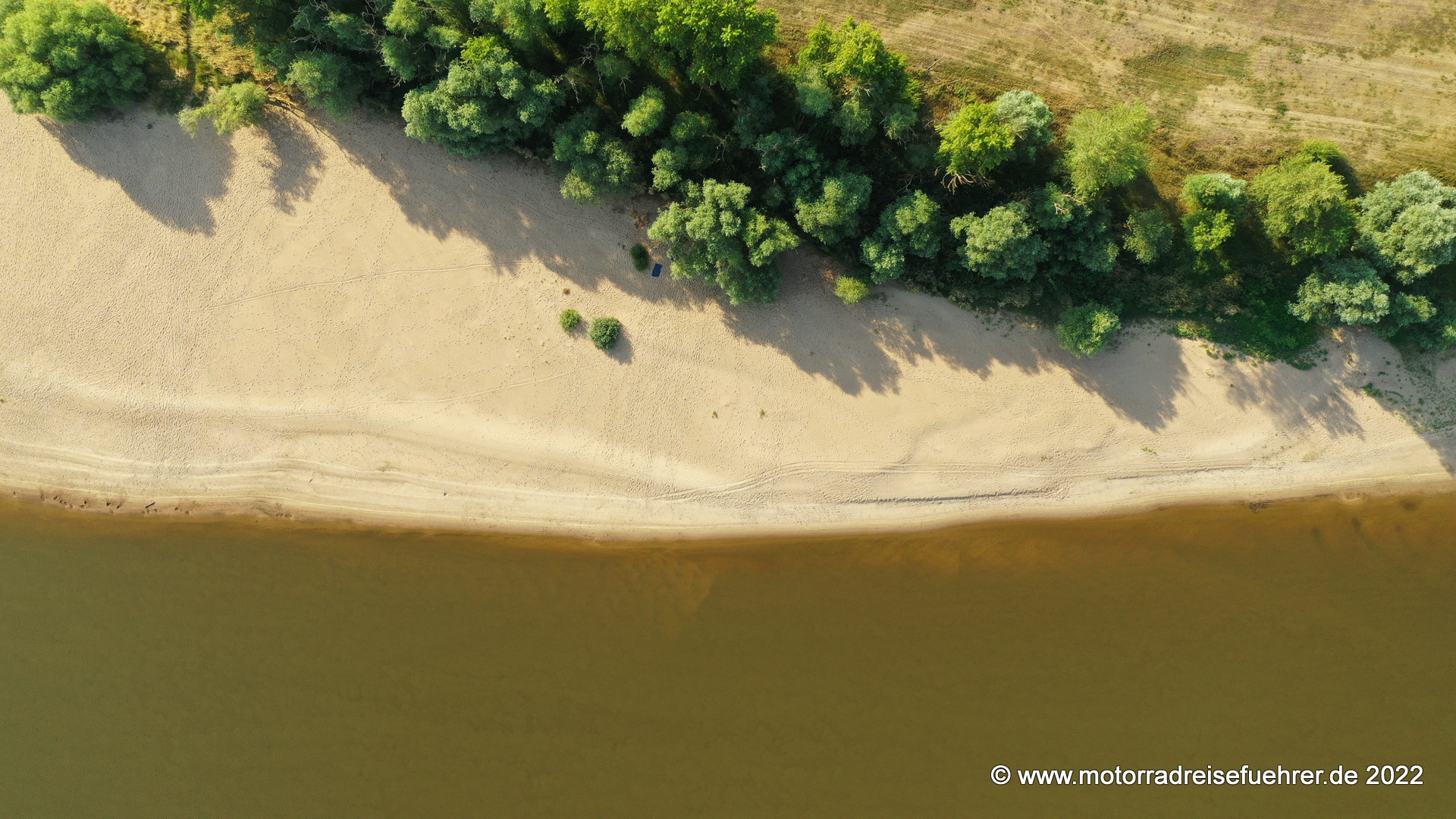 Reportage ElbeAlandNiederung, Elbuferstraße Motorradreisefuehrer.de